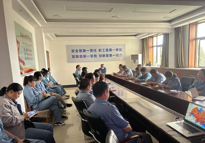综合服务中心召开“保生存，降本增效”动员会