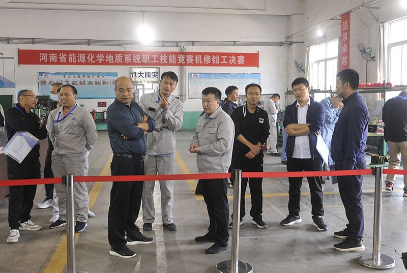 河南省能源化学地质系统职工职业技能竞赛机修钳工决赛在濮阳园区成功举办 ——濮阳园区包揽个人前四名，获团体第一名