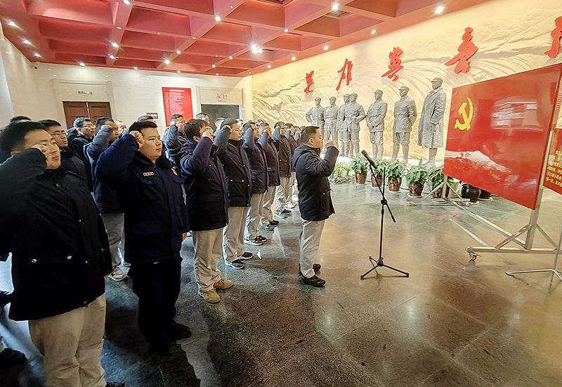 永利yl23455组织新党员入党宣誓仪式
